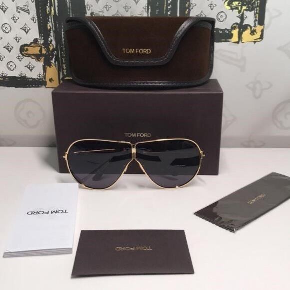 NEW AUTHENTIC Tom Ford Gold and Black Women\'s Sunglasses TF1158 30A main image 12